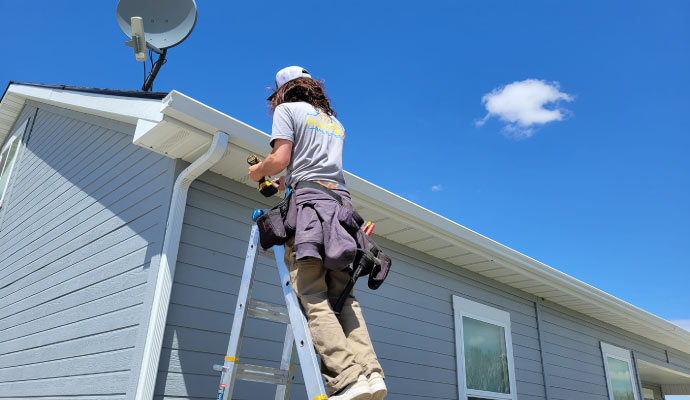 Downspout cleaning service