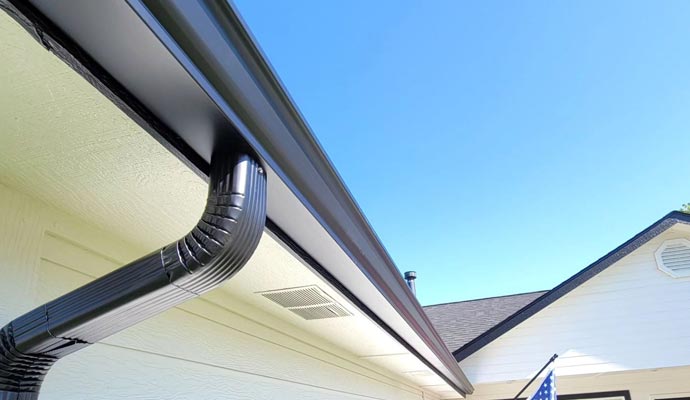 Installed aluminum gutter
