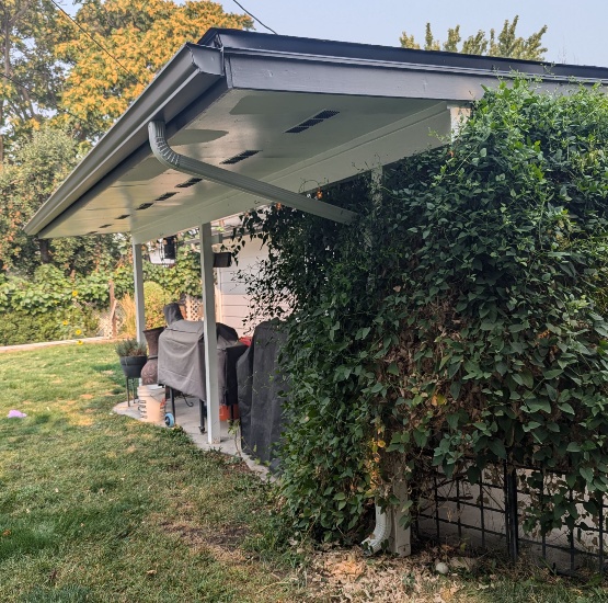 An installed aluminum seamless gutter
