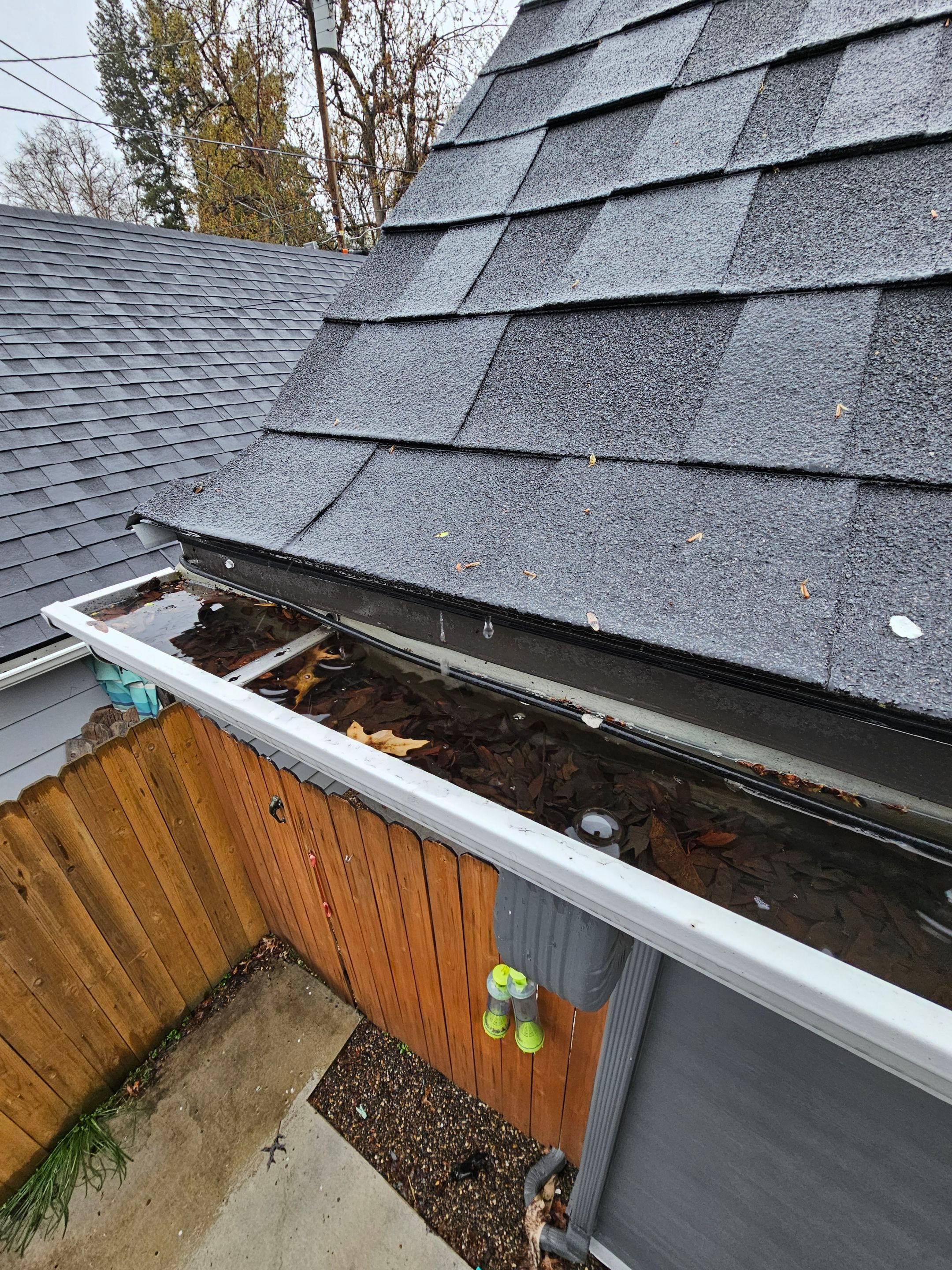 Hunter Rain Gutters Cleaning