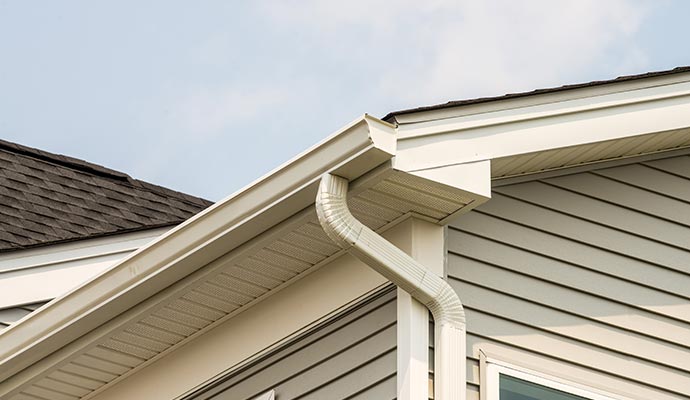 Residential house with a lifetime gutter system